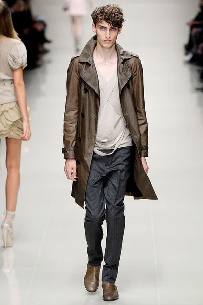 Look 10